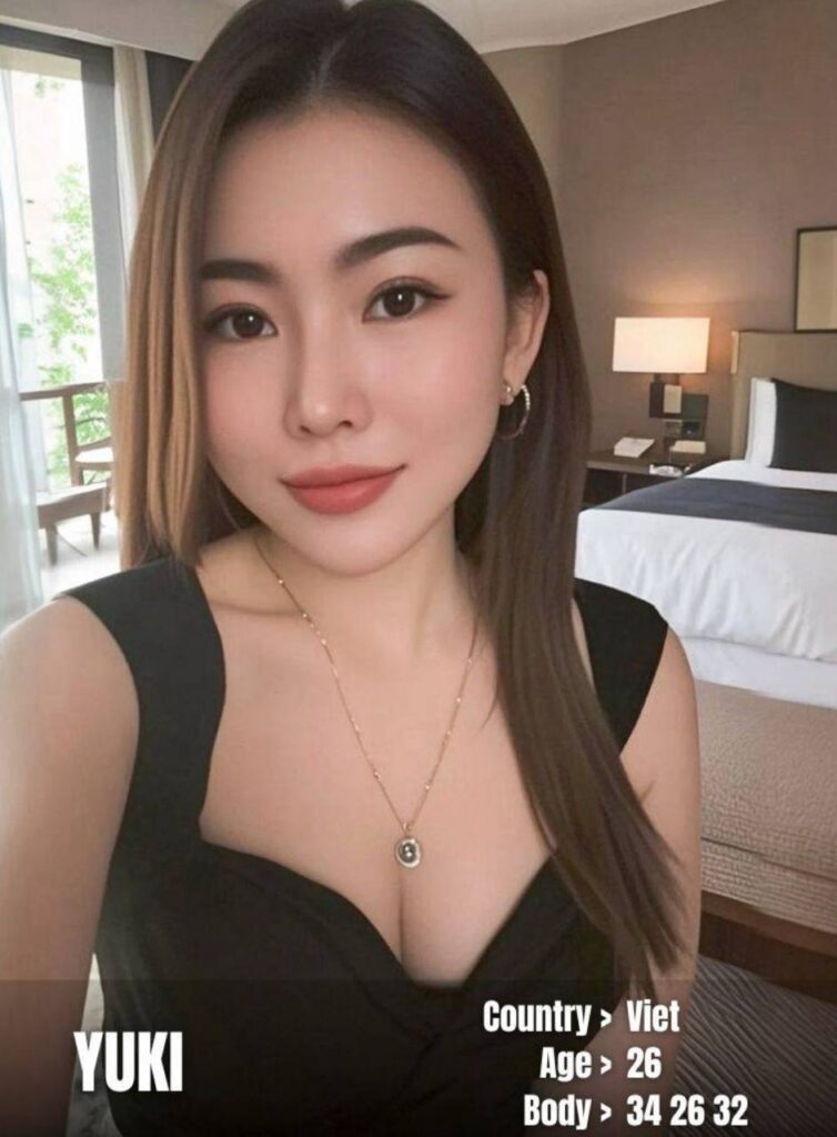 Vietnamese B2B escort massage girl – soft touch and romantic full-body session